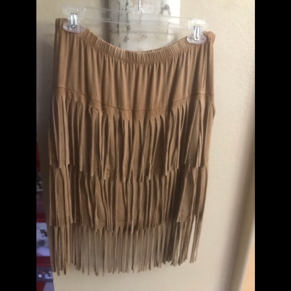 Viscos/spandex skirt with fringe